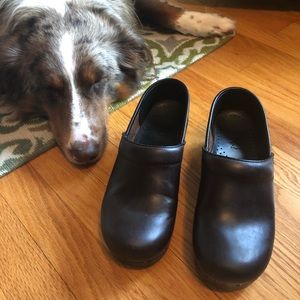 Dansko dark brown clogs, size 37